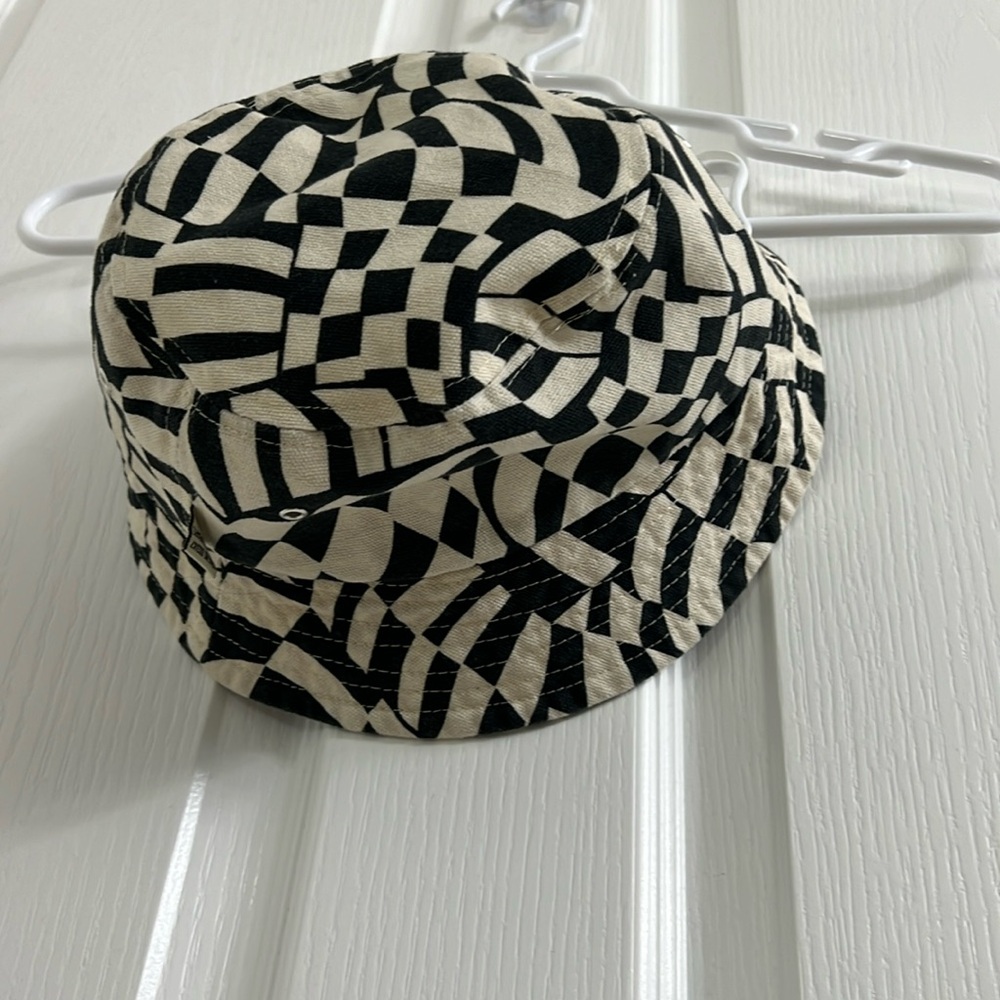 Women’s Urban Outfitters Bucket hat
